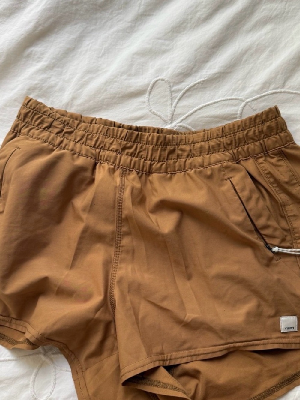 Vuori Women’s Brown Elastic-Waist Athletic Shorts